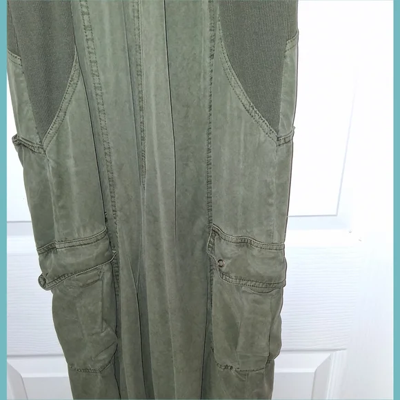 XCVI Green Jumpsuit with Lightweight Fabric - Picture 7 of 7